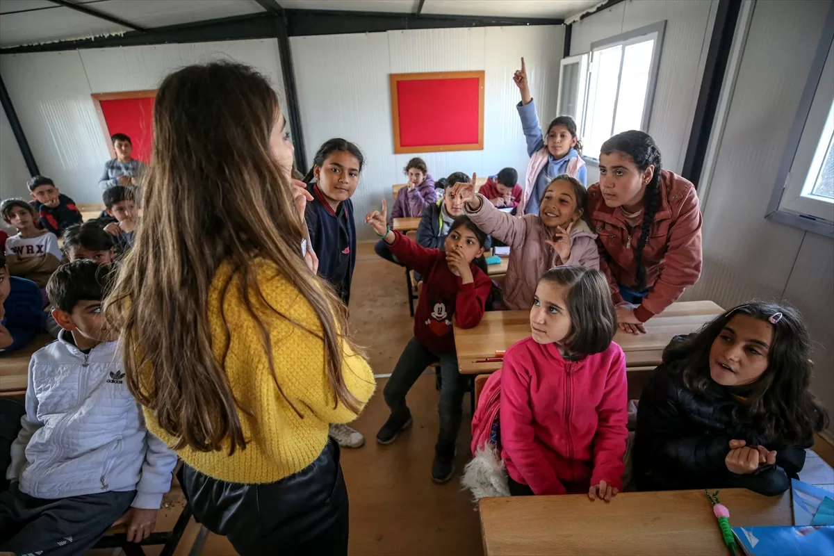 Eğitim öğretimin başlamadığı ilçede ders zili “konteyner ilkokul”da çalıyor