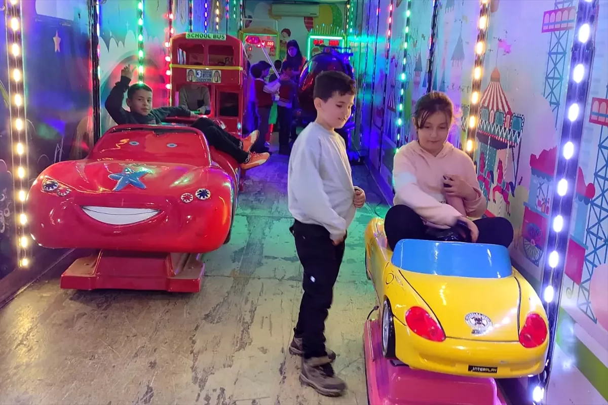 Elazığ'da depremzede çocuklar festivalde eğlendi