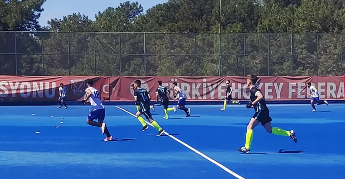 Erkekler Açık Alan Hokeyi Süper Lig müsabakaları başladı