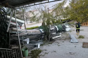 ERZİNCAN (AA) – Erzincan'da etkili olan fırtına nedeniyle bir caminin