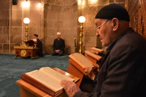 ERZURUM (AA)- FARUK KÜÇÜK – Erzurumlu hafızlar, ramazan ayında tarihi