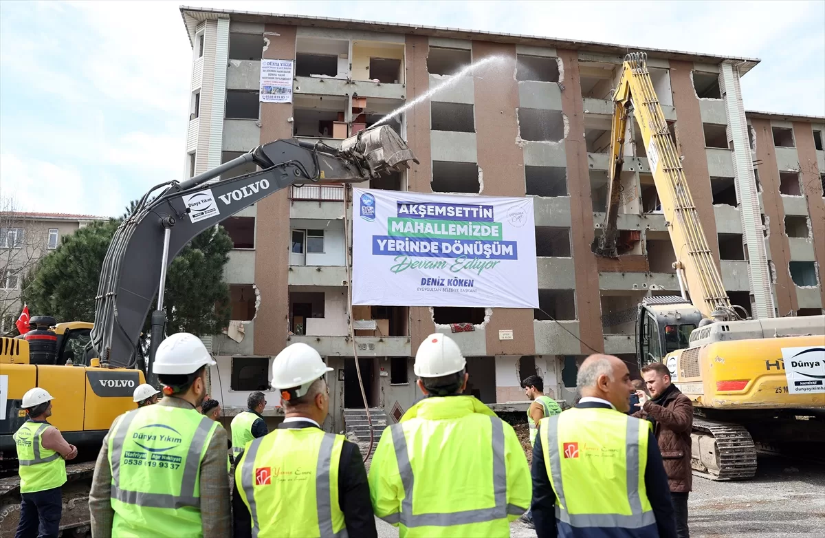 Eyüpsultan'da “yerinde dönüşüm” projesi kapsamında 7 blokun yıkımı gerçekleştirildi