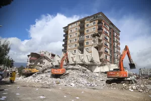 - Antakya ve Defne ilçelerinde 23 mahallede ağır hasarlı binalar