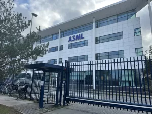 LAHEY (AA) – Hollanda hükûmeti, Çin’e yapılacak çip üretim ekipmanı