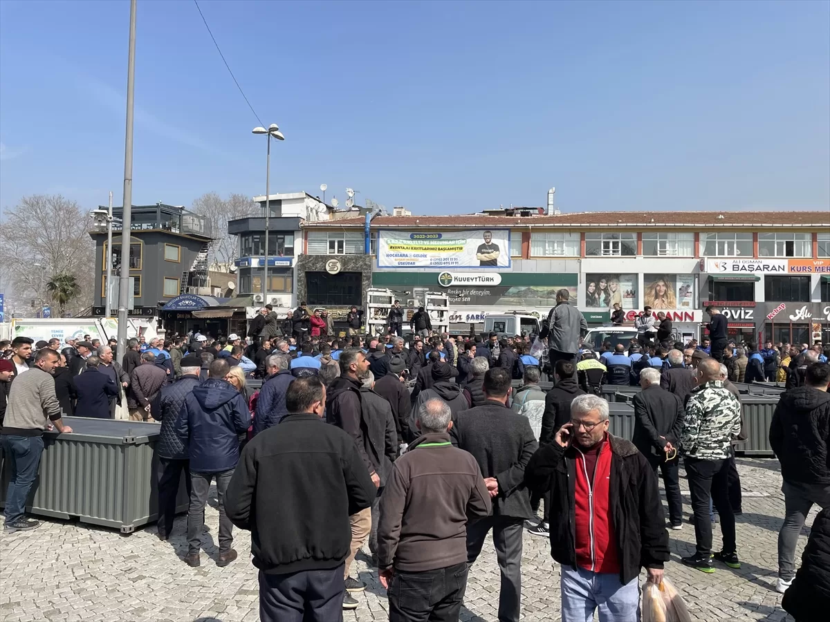 İBB ile Üsküdar Belediyesi zabıtaları arasında platform gerginliği