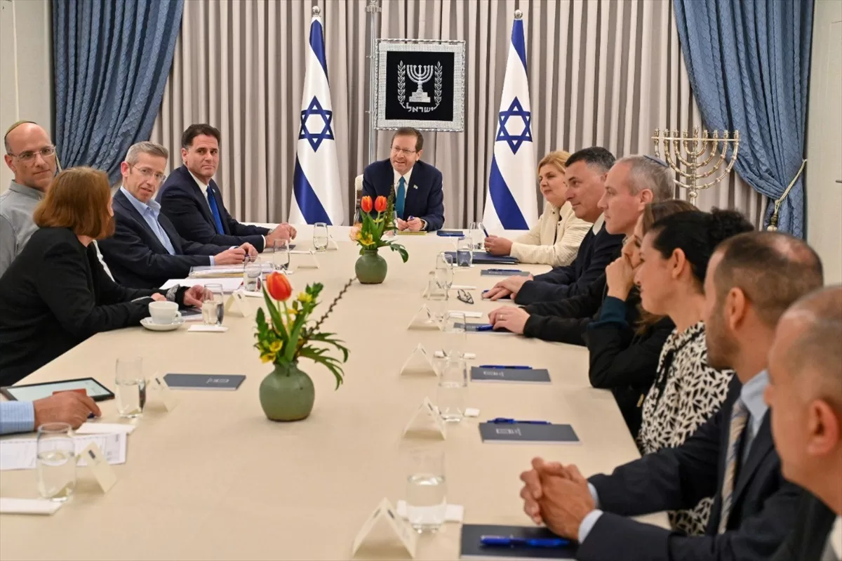 İsrail Cumhurbaşkanı, tartışmalı yargı düzenlemesini müzakere etmek için muhalefetle görüştü