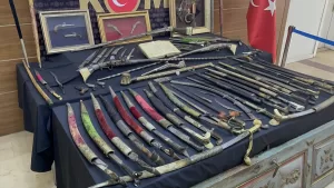 İSTANBUL (AA) – İstanbul'da tarihi eser operasyonunda farklı dönemlere ait