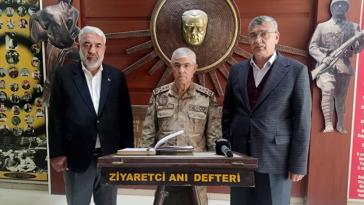 Jandarma Genel Komutanı Orgeneral Çetin, Kahramanmaraş'ta esnaf birliğini ziyaret etti