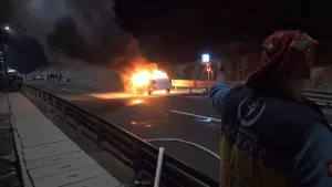 KAHRAMANMARAŞ (AA) – Kahramanmaraş'ın Göksun ilçesinde seyir halindeyken alev alan