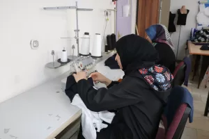 KARABÜK (AA) – Karabük'te kadın kursiyerler, kendi imkanlarıyla aldıkların kumaşlardan