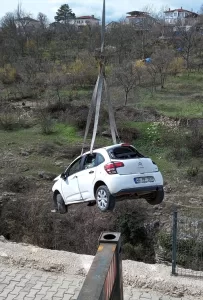 KARABÜK (AA) – Karabük'te meydana gelen 2 ayrı trafik kazasında
