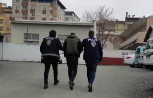 KARS (AA) – Kars'ın Kağızman ilçesinde boşanma aşamasındaki eşini silahla