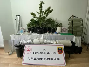KIRKLARELİ (AA) – Kırklareli'nde, evinde kenevir yetiştirmede kullanılan iklimlendirme sistemi