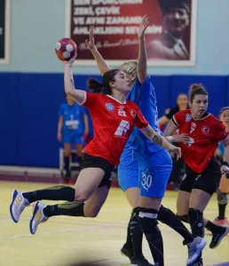- Konyaaltı Belediyespor: 39 - İzmir Büyükşehir Belediyespor: 28