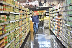 BEYRUT (AA) – İDRİS OKUDUCU – Lübnanlılar, marketlerdeki ürünlerin fiyat