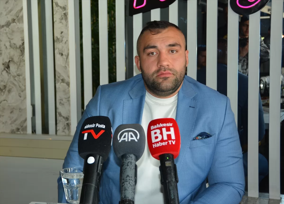 Milli boksör Ali Eren Demirezen boksa ara verdiğini açıkladı: