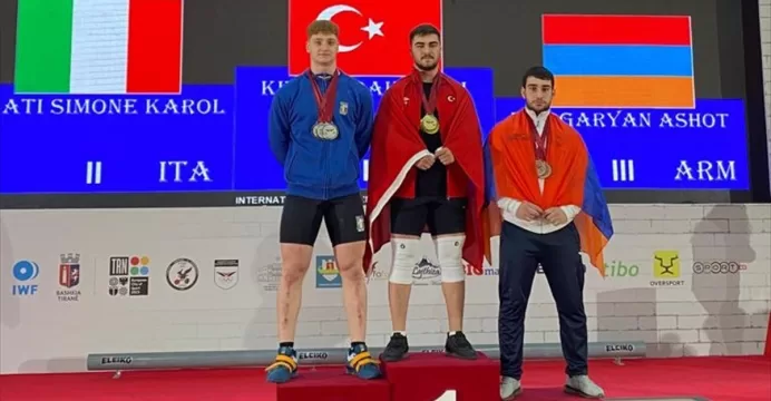 Milli halterci Sami Baki, yıldızlarda dünya şampiyonu oldu