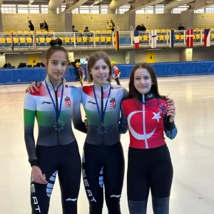 ANKARA (AA) – İtalya'da düzenlenen Kısa Kulvar Sürat Pateni Avrupa