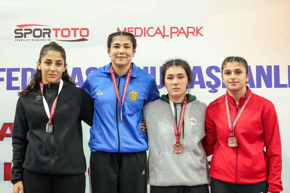 Nasuh Akar 20 Yaş Altı Kadınlar Güreş Türkiye Şampiyonası'nda dereceye girenler belli oldu