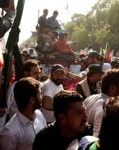 İSLAMABAD (AA) – Pakistan'da yargılandığı iki davanın duruşmasına katılmayan eski