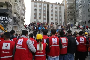 ŞANLIURFA (AA) – Şanlıurfa Valisi Salih Ayhan, 6 katlı binanın