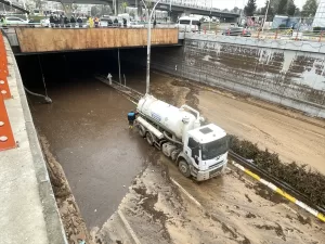 ŞANLIURFA (AA) – Sel baskınına uğrayan Şanlıurfa'nın muhtelif bölgelerinde su