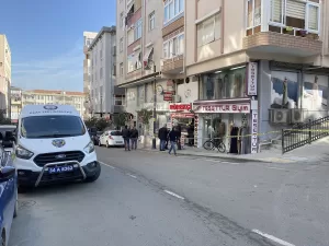 - Şüphelinin yolda yürüyen iki kadına silahla ateş ettiği anlar