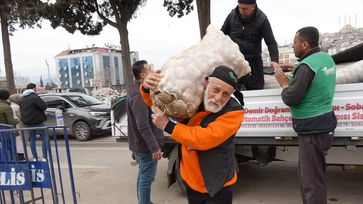 Sivas'ta din görevlilerinin topladığı yardımlar afetzedelere ulaştırıldı
