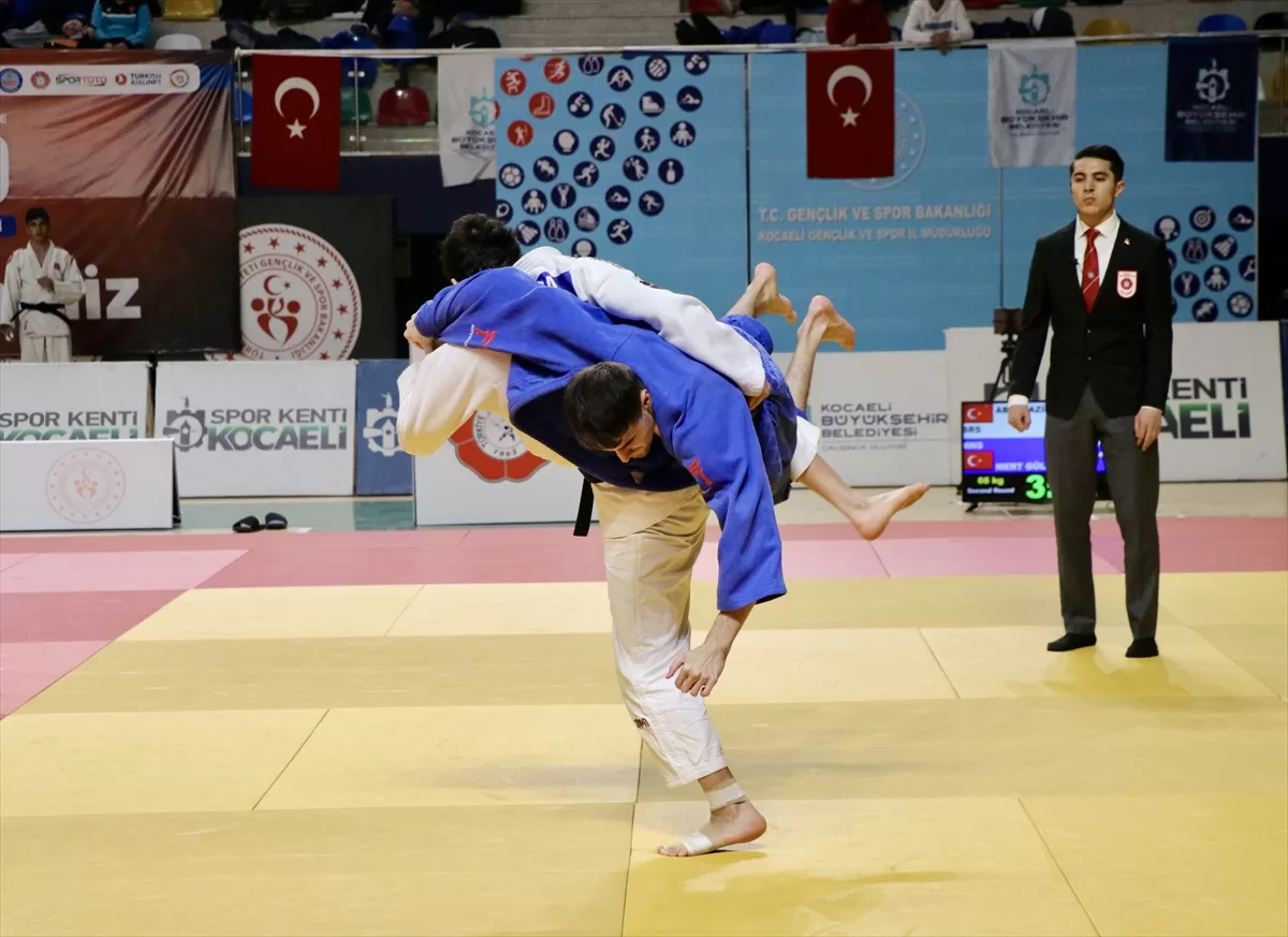 Spor Toto Büyükler Türkiye Judo Şampiyonası Kocaeli'de başladı