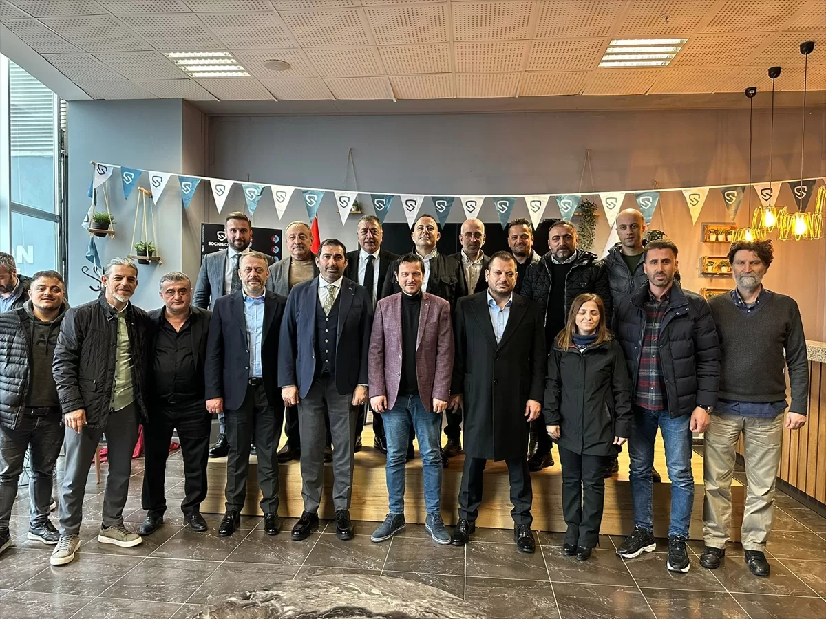 Trabzonspor Kulübü başkan adayı Ertuğrul Doğan, TSYD Trabzon Şubesi'ni ziyaret etti
