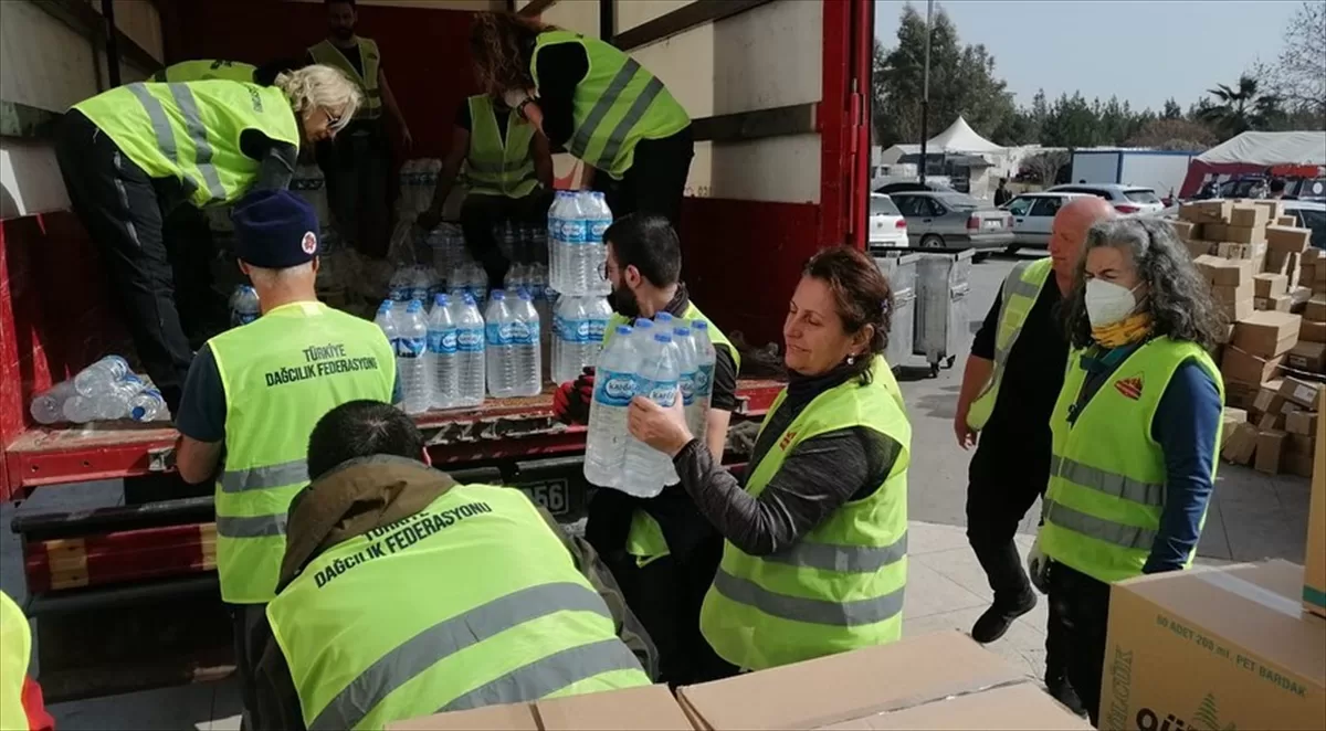 Türkiye Dağcılık Federasyonu deprem bölgesinde yardım çalışmalarını sürdürüyor