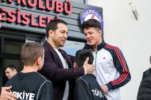 ANKARA (AA) – Türkiye Güreş Federasyonu Başkanı Şeref Eroğlu ve