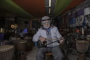 - Dünyaca ünlü caz müzisyeni ve davulcusu Temiz, yarım asrı