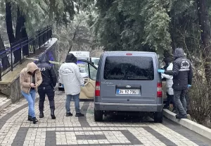 İSTANBUL (AA) – Ümraniye'de silahla vurulan bir kişi, mezarlıkta hafif