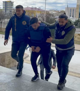 UŞAK (AA) – Uşak'ta bir gece kulübünde birlikte çalıştığı kişiyi