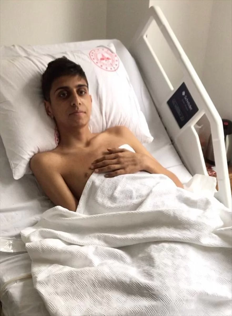 Yeni yaşına hastanede giren depremzede Mehmetcan'ın Beşiktaş dileği