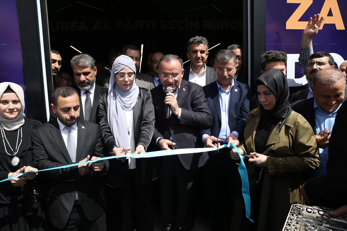 Adalet Bakanı Bozdağ, Şanlıurfa'da partisinin Seçim İrtibat Bürosu'nun açılışında konuştu: