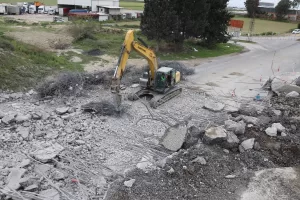 ADANA (AA) – Adana-Mersin kara yolunda trafik kazası nedeniyle hasar