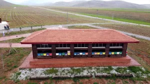 KAHRAMANMARAŞ (AA) – Kahramanmaraş'ta 380 dekarlık lavanta tarlasına kurulan ve