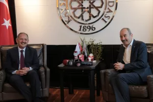 - "Bir tarafta yerli ve milli güçlerin olduğu, ülkenin birliğini,