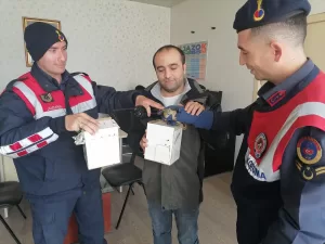 BOLU (AA) – Anadolu Otoyolu'nun Bolu kesiminde durdurulan yolcu otobüsünde,