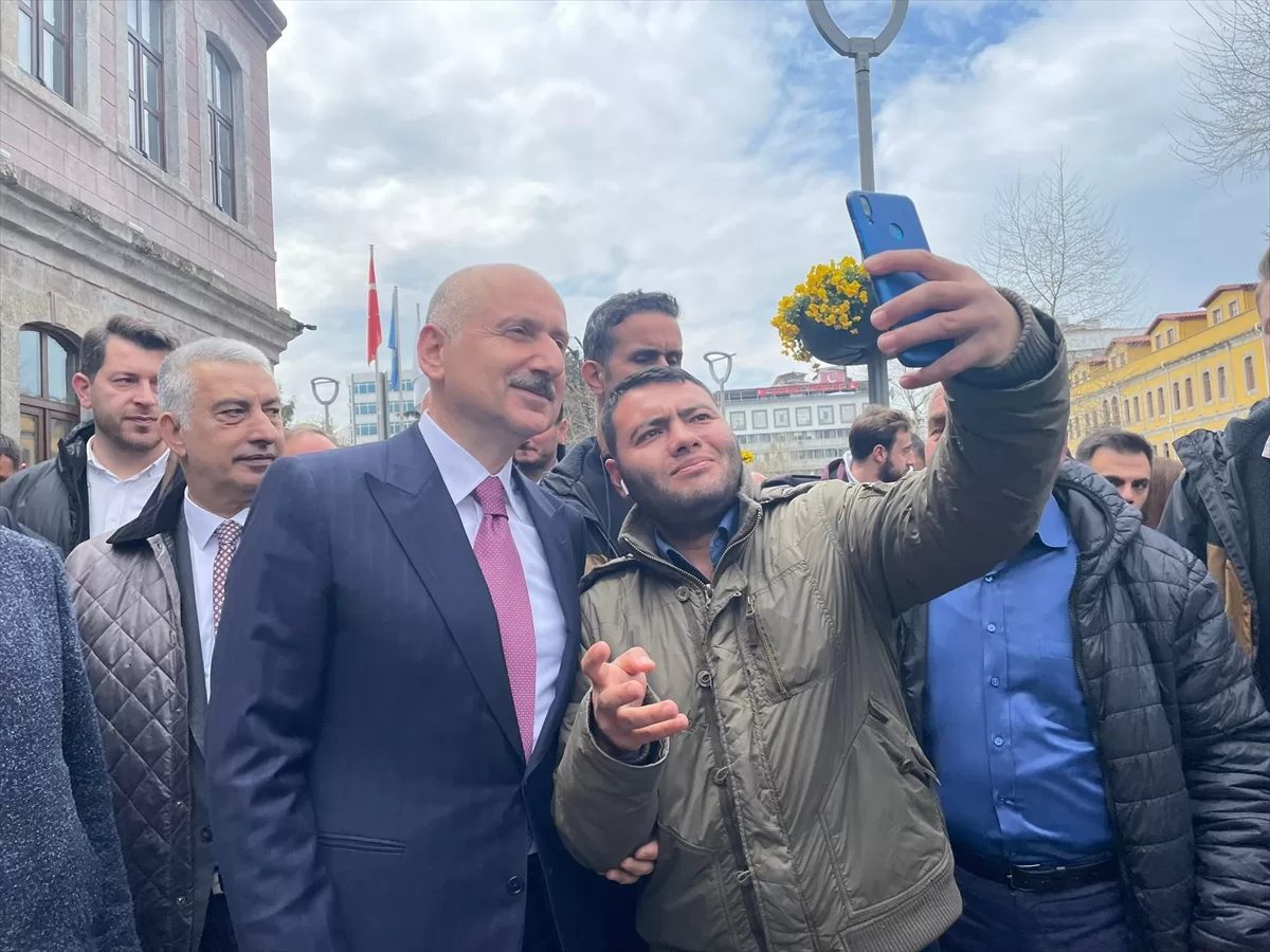 Bakan Karaismailoğlu, Trabzon'da çeşitli ziyaretlerde bulundu