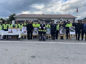 - "Trafikte çok canlar yanıyor, özellikle bayram tatillerinde artış gösteriyor.