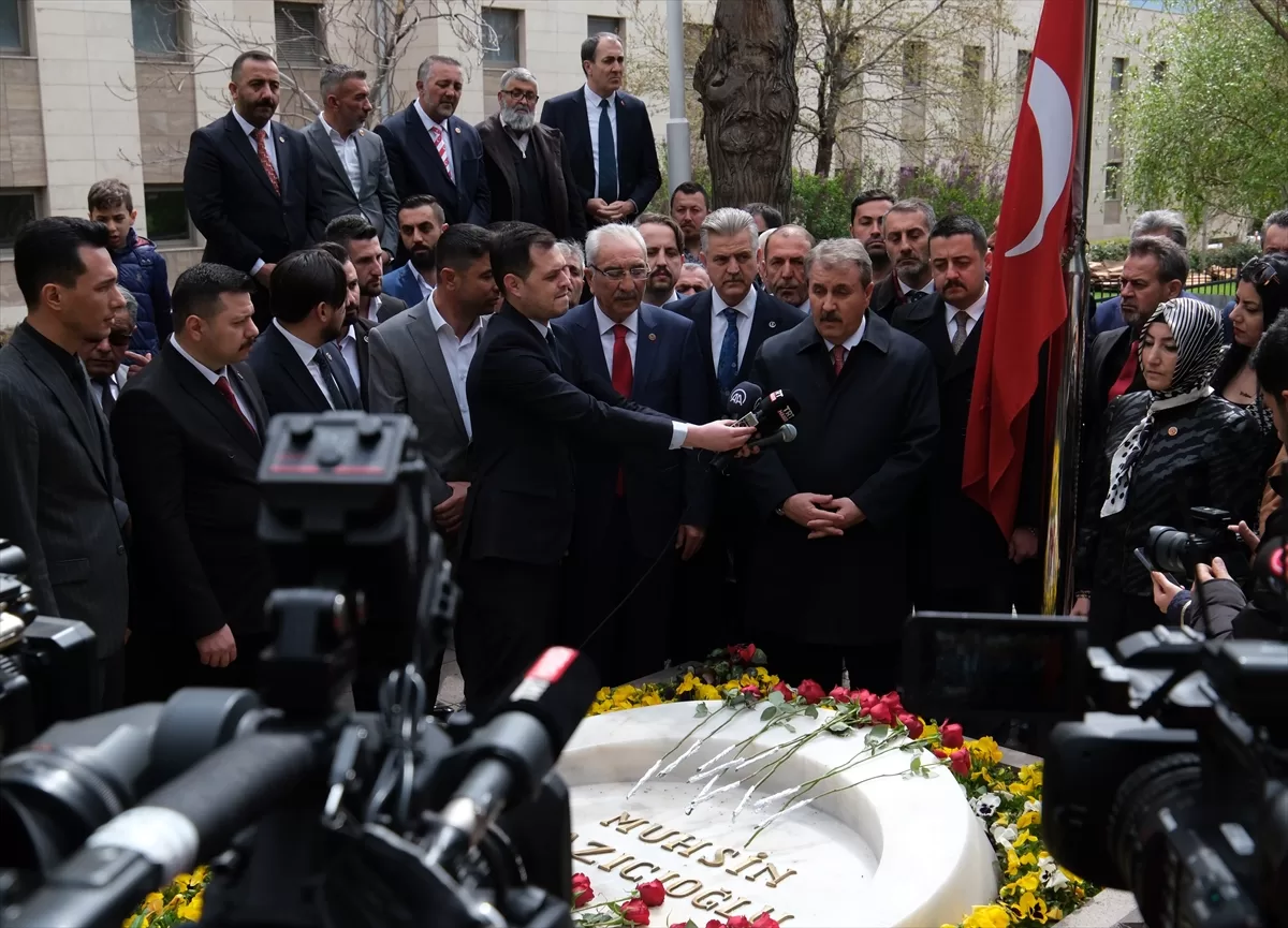 BBP Genel Başkanı Destici, Muhsin Yazıcıoğlu'nun kabrini ziyaret etti: