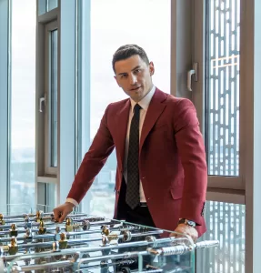 - "İnsanlar artık sadece güvendiği kişilerden ev alacak. Alanında marka