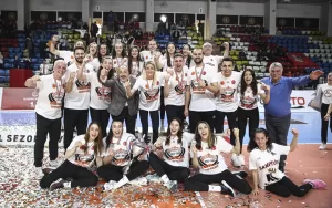 - Beşiktaş Ceylan ve Karayolları, Misli.com Sultanlar Ligi'ne yükseldi