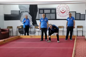 EDİRNE (AA) – GÖKHAN ZOBAR – Edirne Huzurevi'nde bocce oynayarak