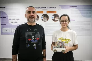 BURSA (AA) – MUSTAFA YILMAZ – Bursa'da bir lise öğrencisi,