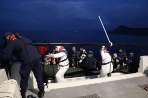 ÇANAKKALE (AA) – Çanakkale'nin Ayvacık ilçesi açıklarında, lastik botta 24