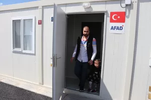 DİYARBAKIR (AA) – Kahramanmaraş merkezli depremlerden etkilenen Diyarbakır'da hazırlanan konteyner